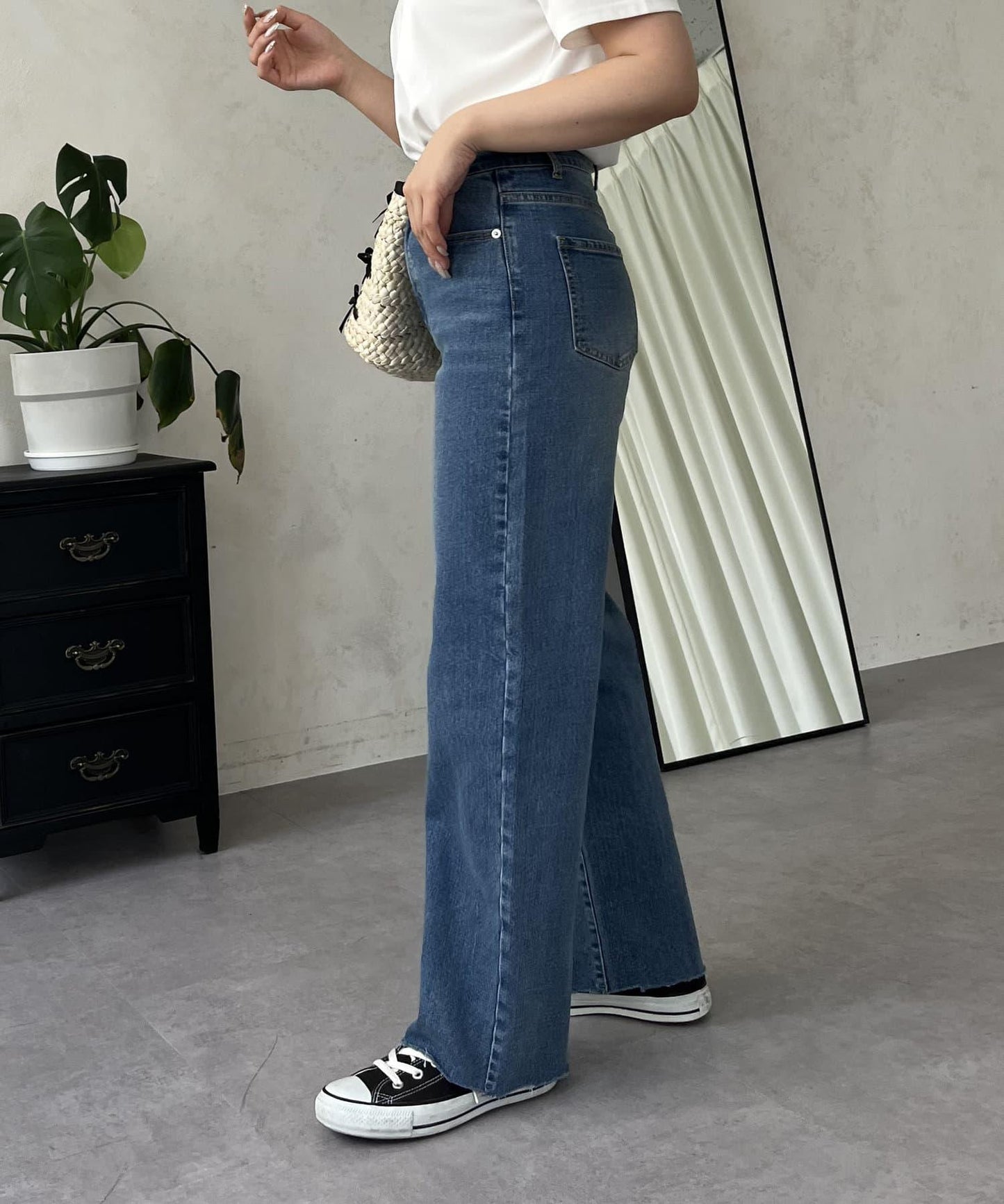 【MOMO】彈力修身直筒牛仔褲