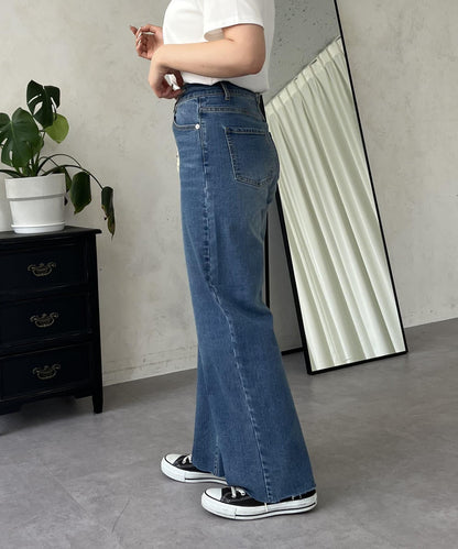 【MOMO】彈力修身直筒牛仔褲