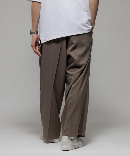 Reflax 功能性材料 寬鬆剪裁 輕鬆條紋西褲