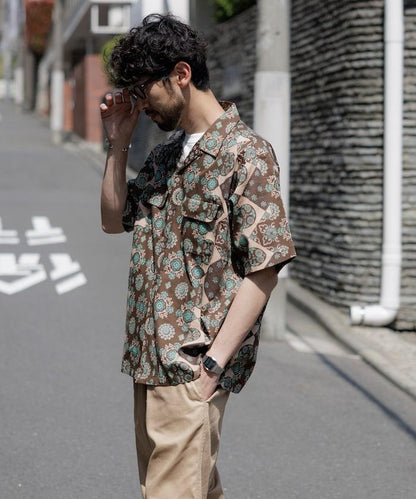 印度制 寬鬆版型 巴蒂克圖案印花 開領襯衫 短袖 小花紋