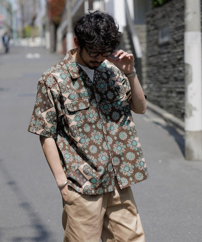 印度制 寬鬆版型 巴蒂克圖案印花 開領襯衫 短袖 小花紋