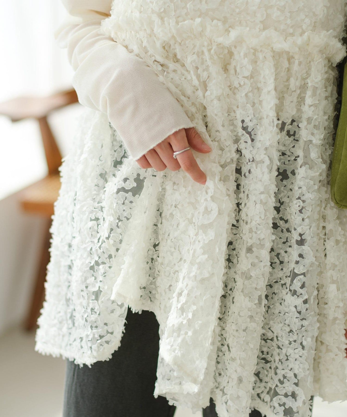 波浪刺繡蕾絲透視長款上衣