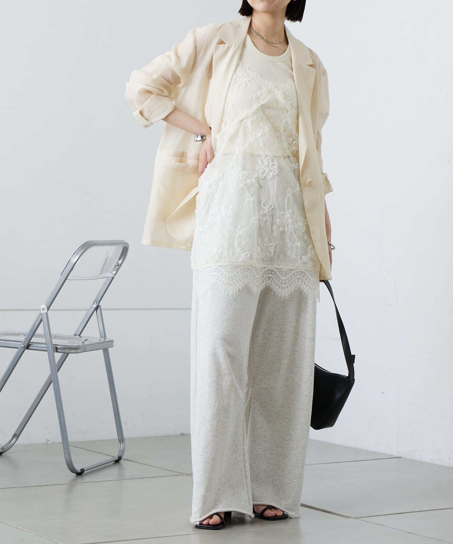 蕾絲V領吊帶長款上衣