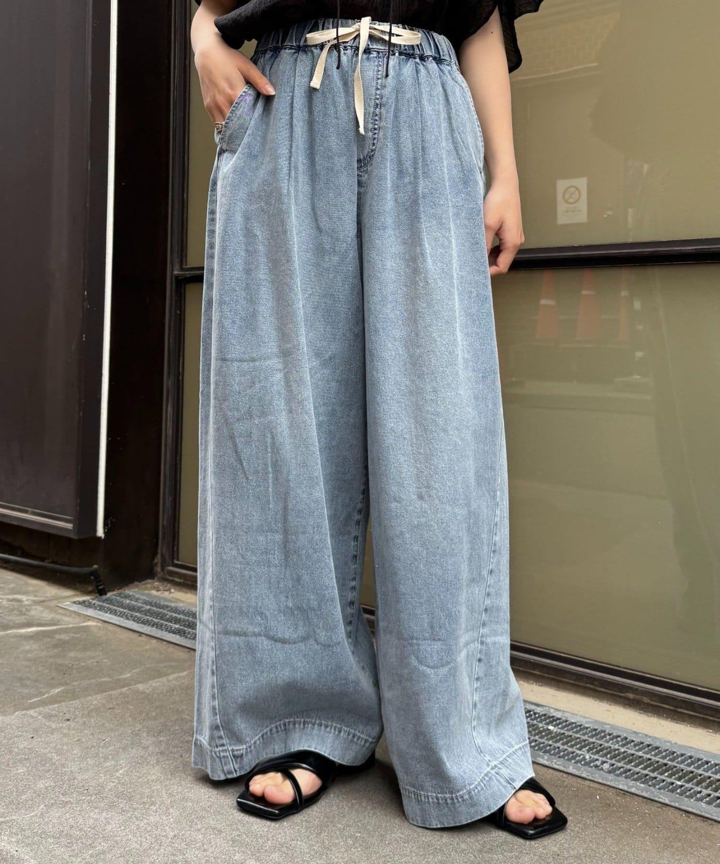 柔軟寬鬆牛仔褲