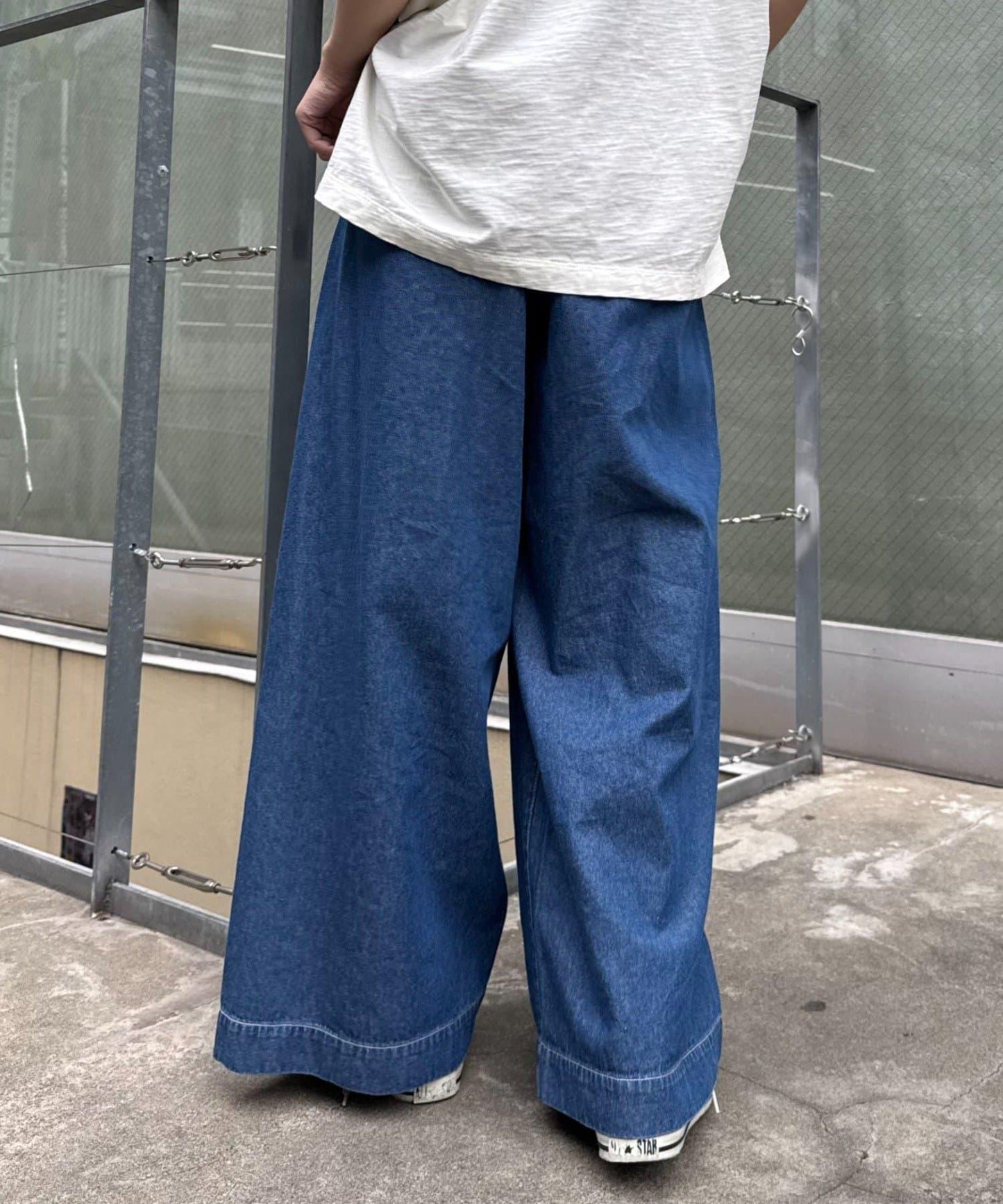 柔軟寬鬆牛仔褲