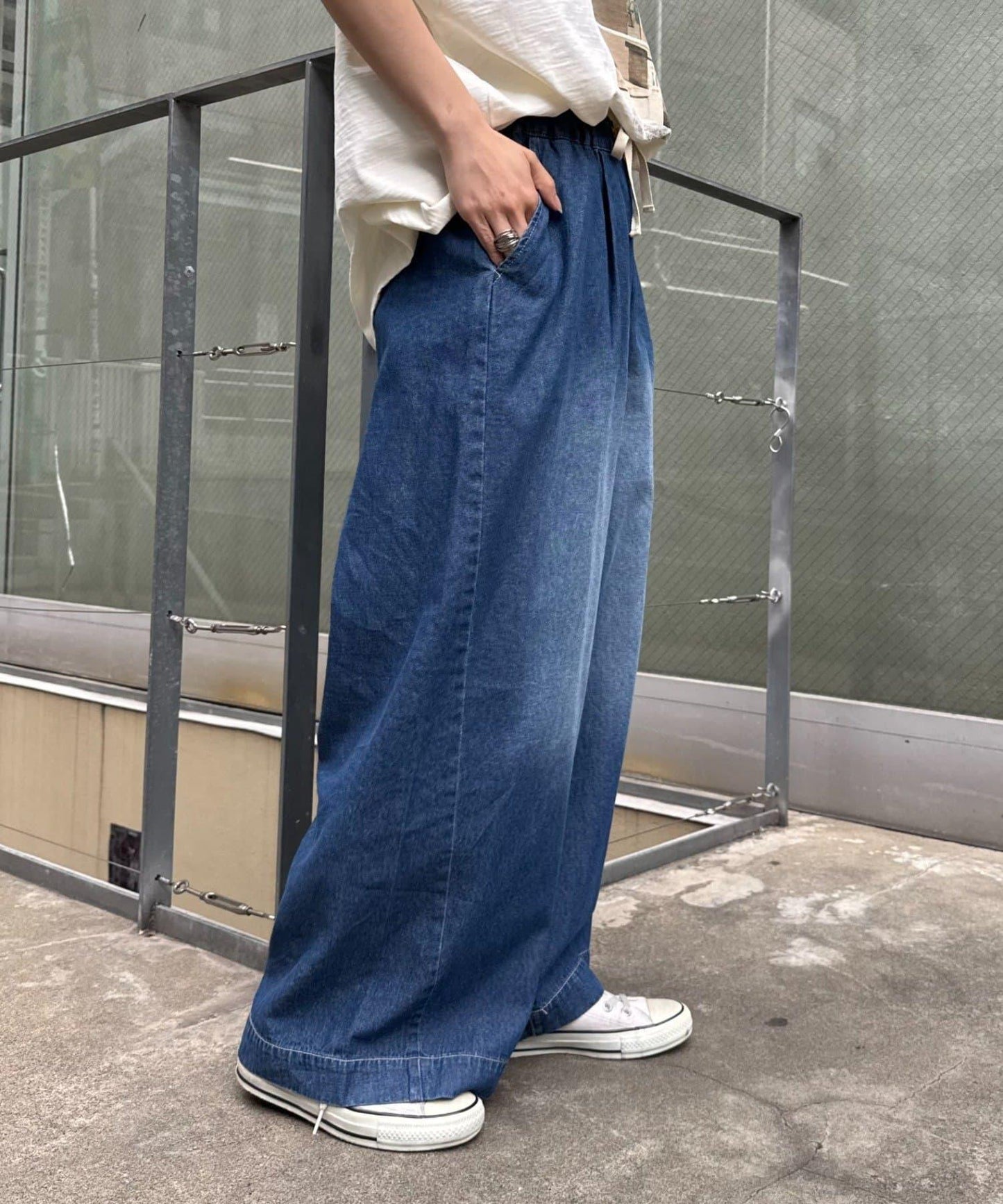 柔軟寬鬆牛仔褲