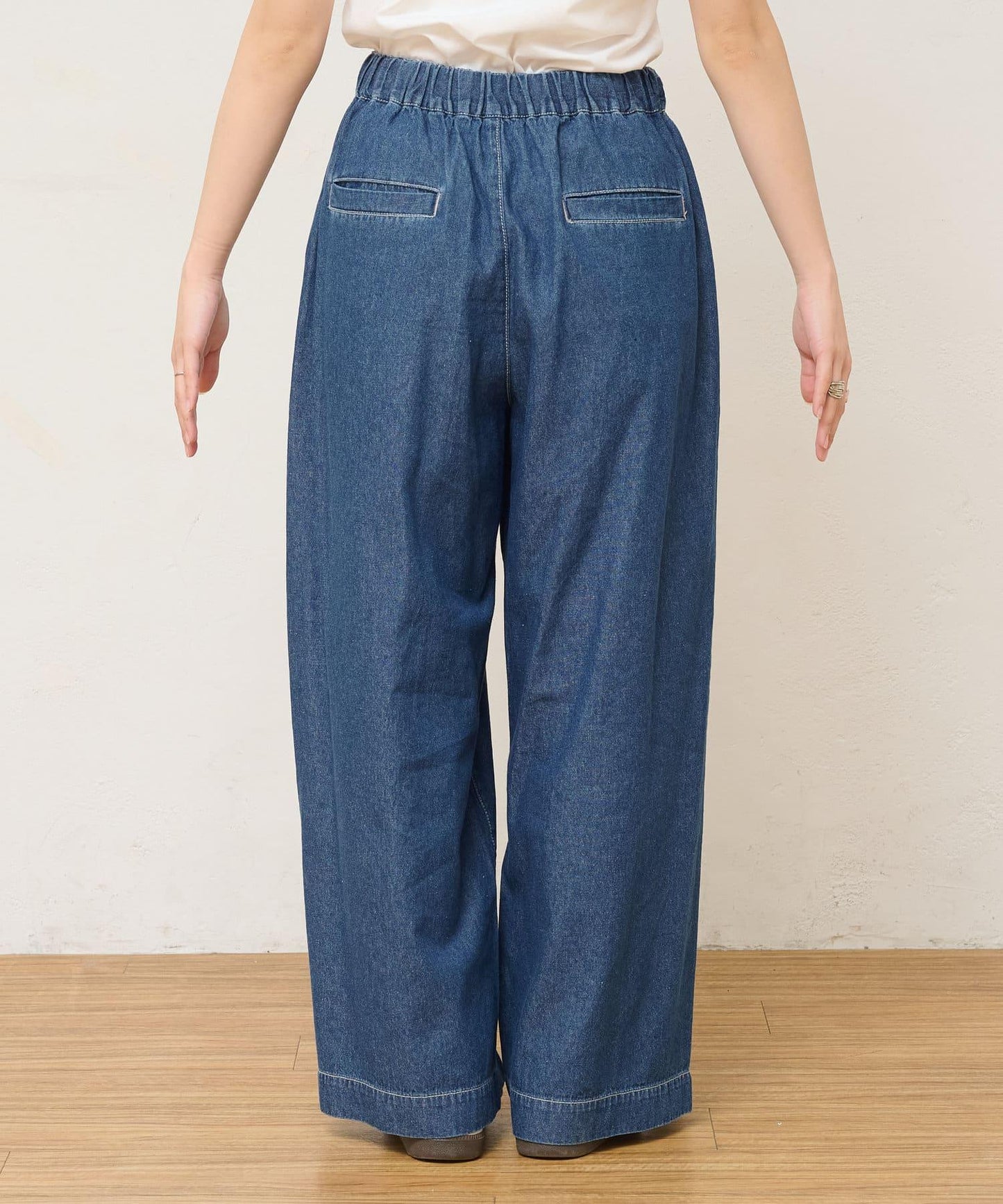 柔軟寬鬆牛仔褲