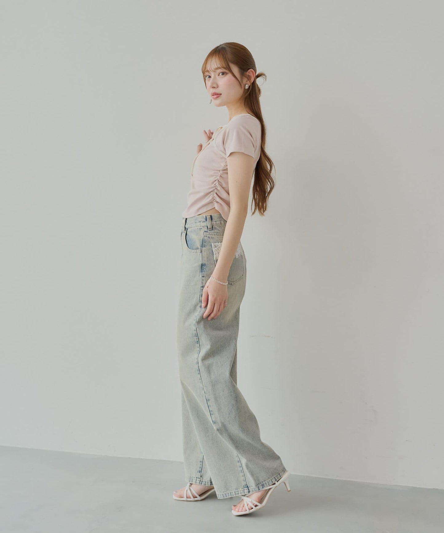 口袋寬鬆牛仔褲