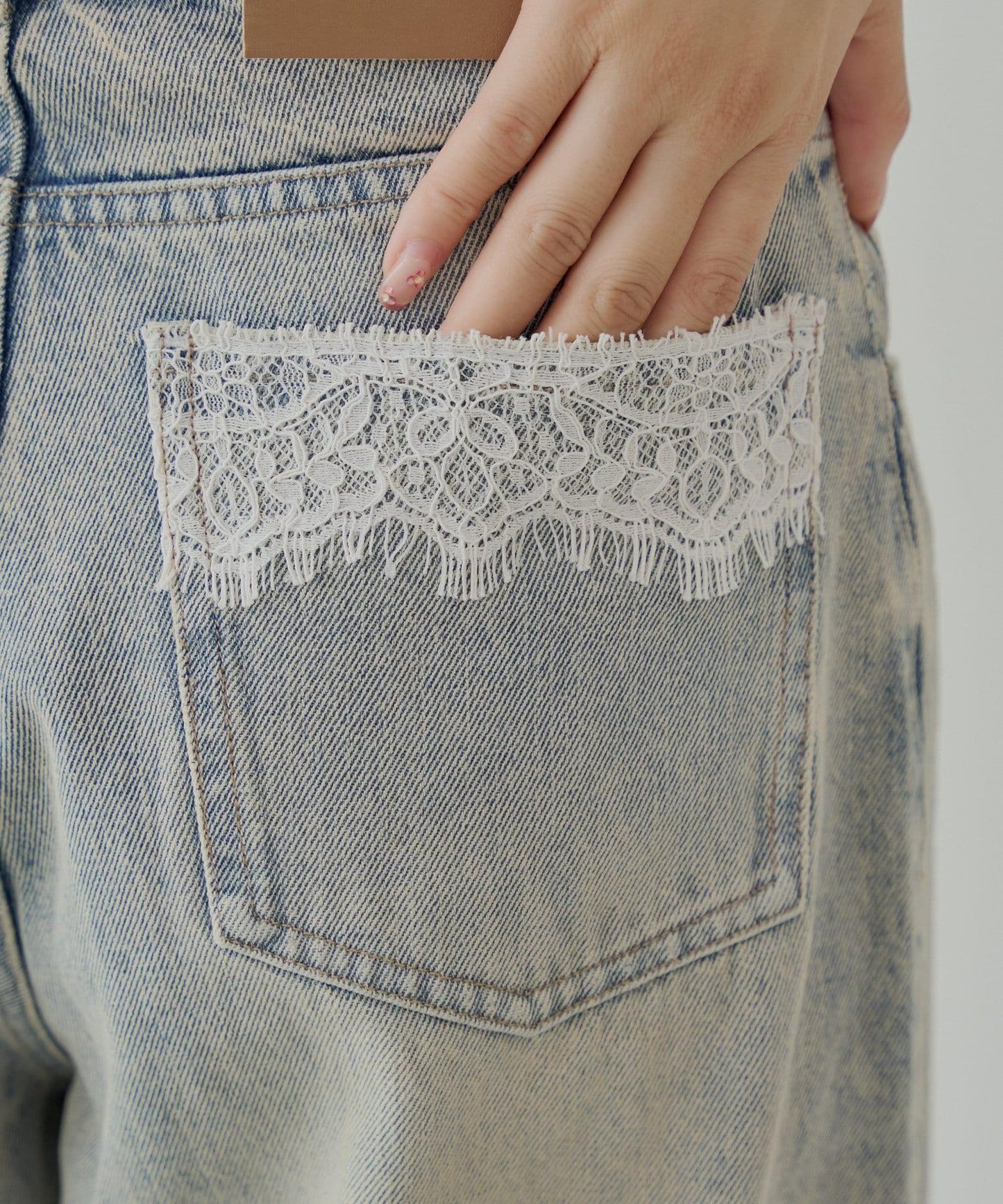 口袋寬鬆牛仔褲