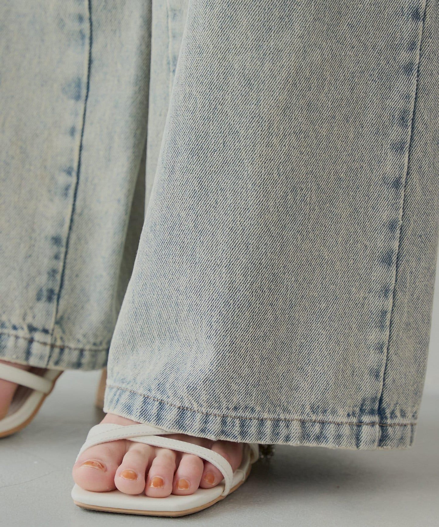 口袋寬鬆牛仔褲