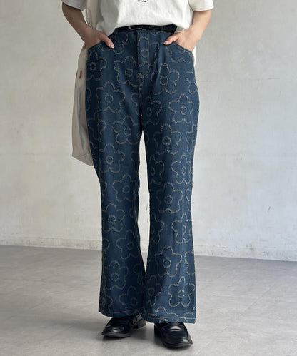 花朵喇叭牛仔褲