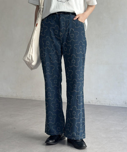 花朵喇叭牛仔褲