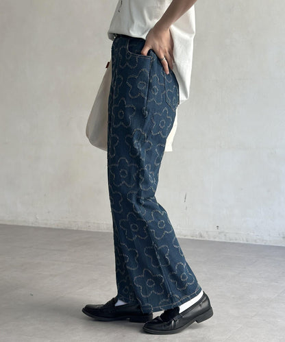 花朵喇叭牛仔褲