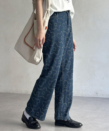 花朵喇叭牛仔褲