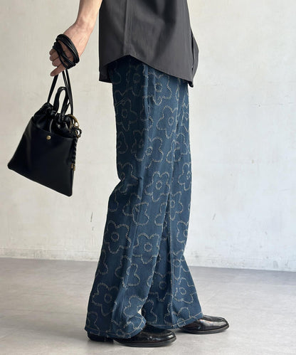 花朵喇叭牛仔褲