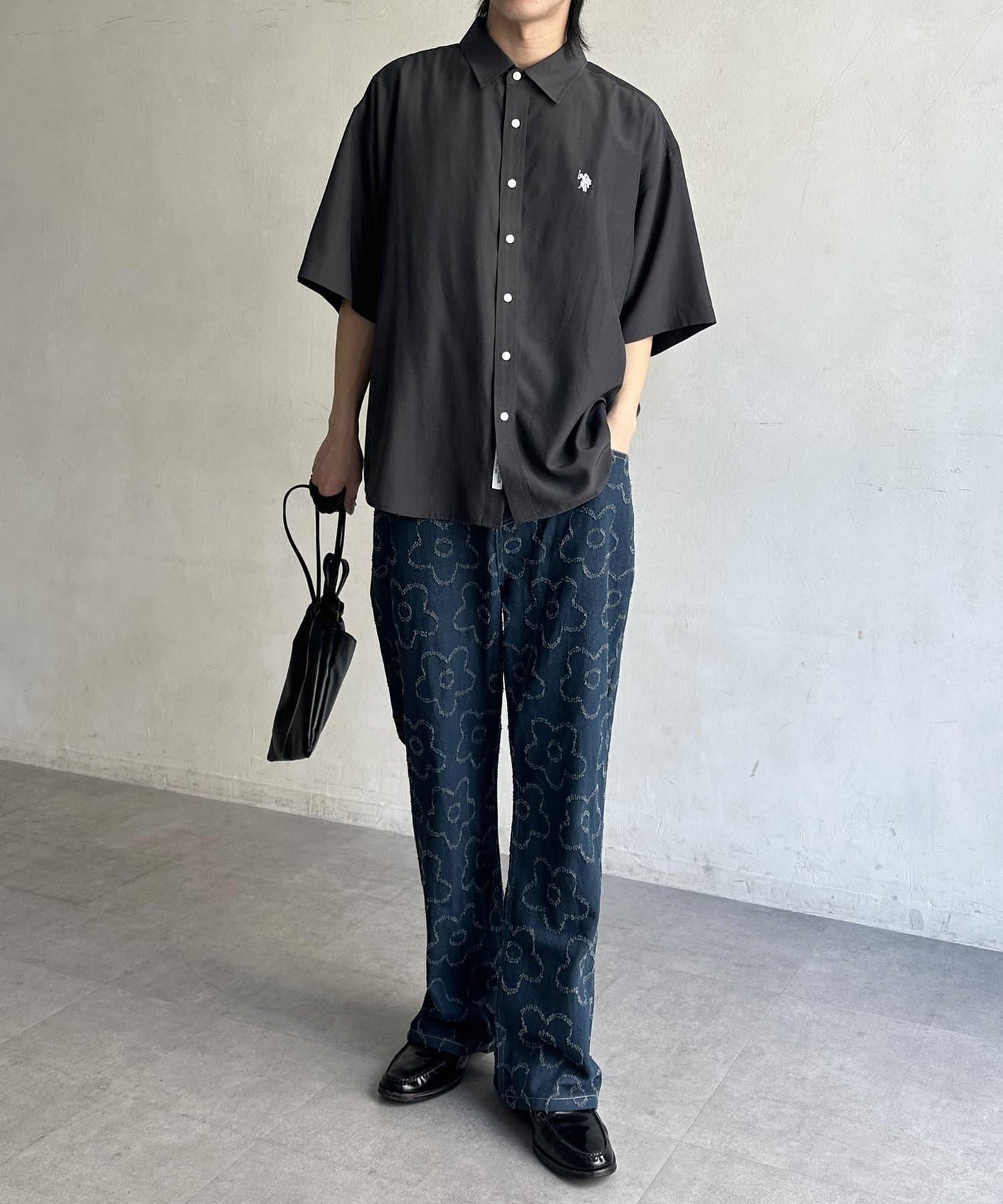 花朵喇叭牛仔褲