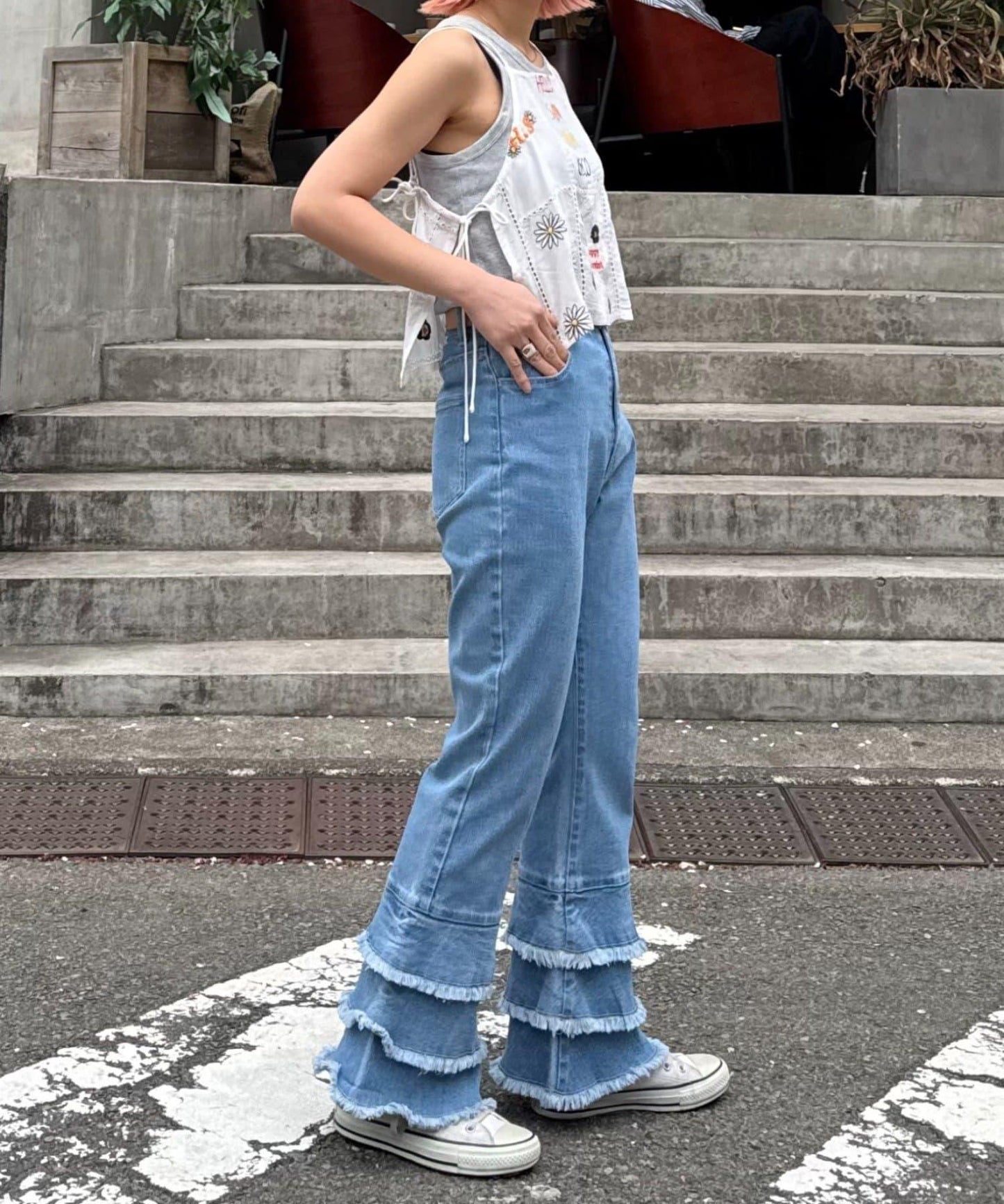 【HELLO.SANFRANCISCO】下襬荷葉邊喇叭牛仔褲