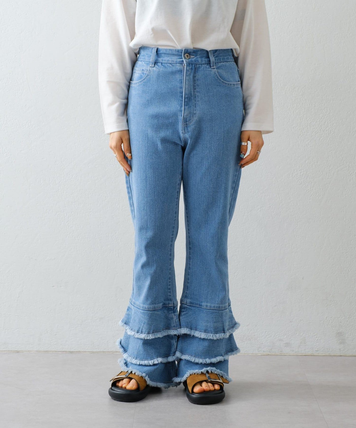 【HELLO.SANFRANCISCO】下襬荷葉邊喇叭牛仔褲