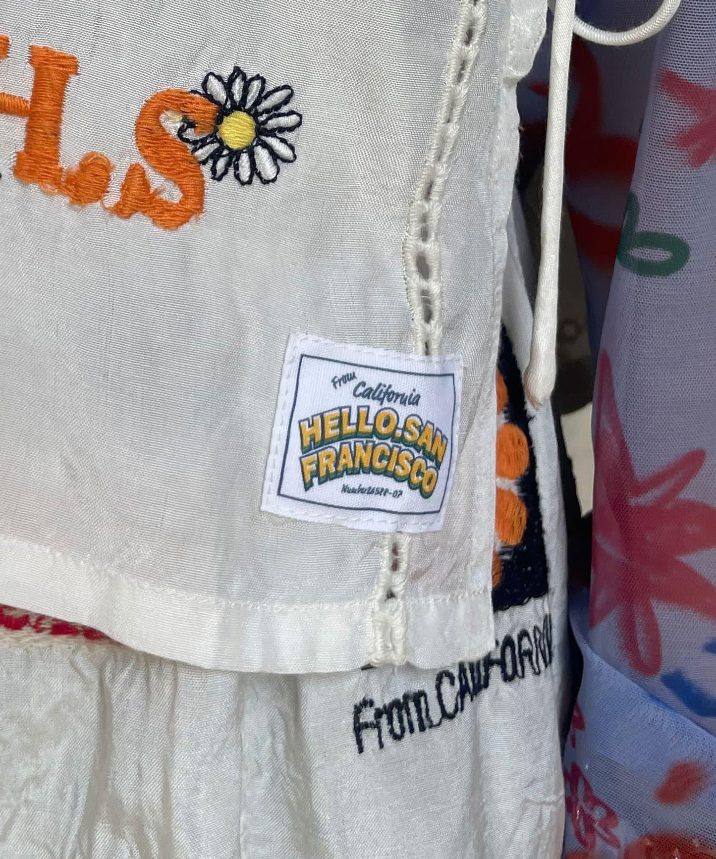 5/1(星期四)10:00～開始【HELLO.SANFRANCISCO/你好，舊金山】印度原刺繡緞面吊帶衫