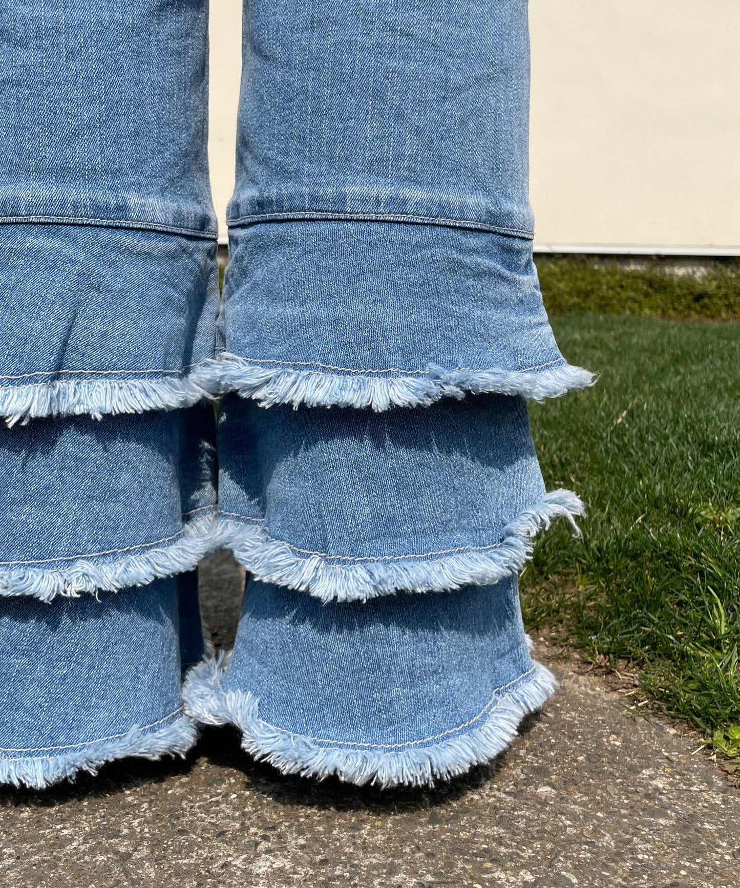 5/1（星期四）10:00開始【HELLO.SANFRANCISCO/你好，舊金山】下襬荷葉邊喇叭牛仔褲