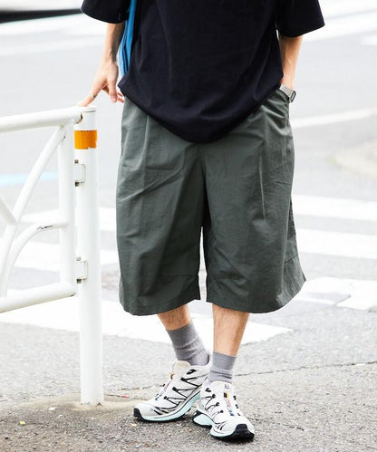 寬鬆款 尼龍 折褶 寬鬆 休閒短褲