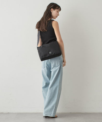 【即將上市】阿爾戈 中號尼龍/鹿皮肩揹包