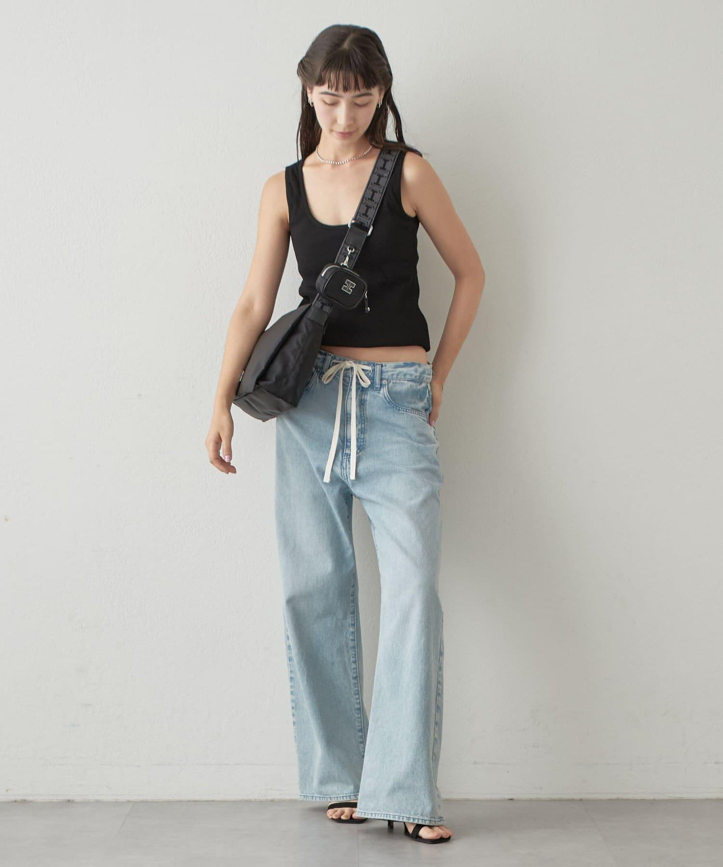 【即將上市】阿爾戈 中號尼龍/鹿皮肩揹包