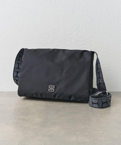 【即將上市】阿爾戈 中號尼龍/鹿皮肩揹包