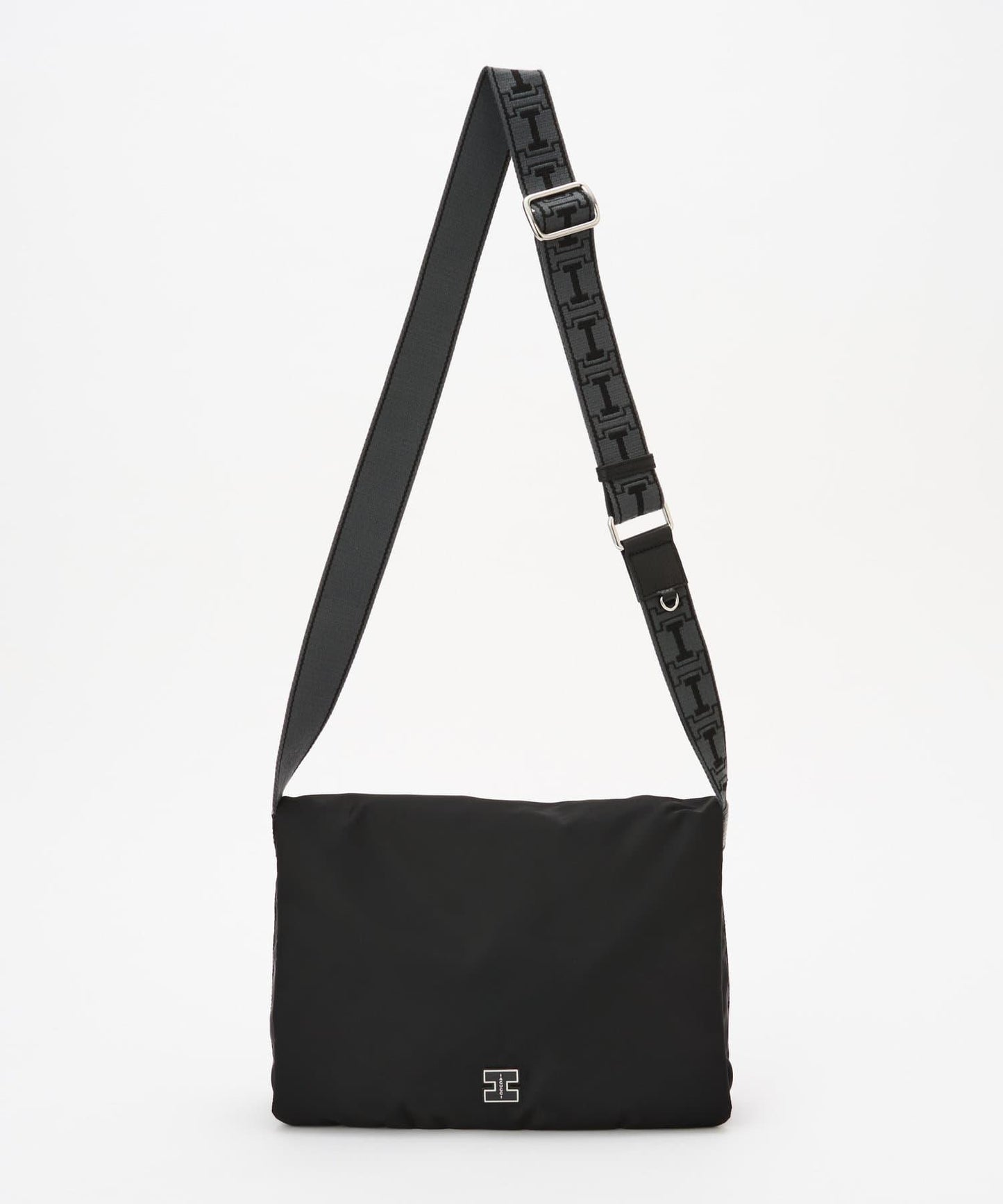 【即將上市】阿爾戈 中號尼龍/鹿皮肩揹包