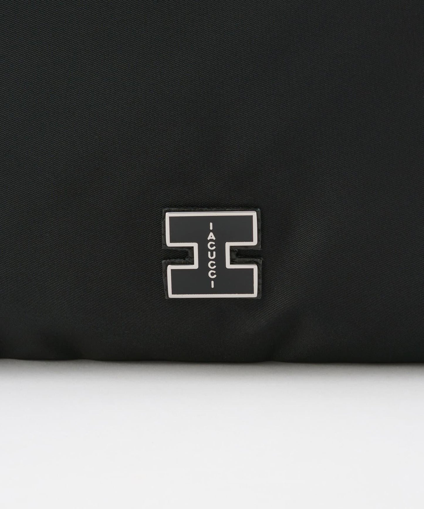 【即將上市】阿爾戈 中號尼龍/鹿皮肩揹包