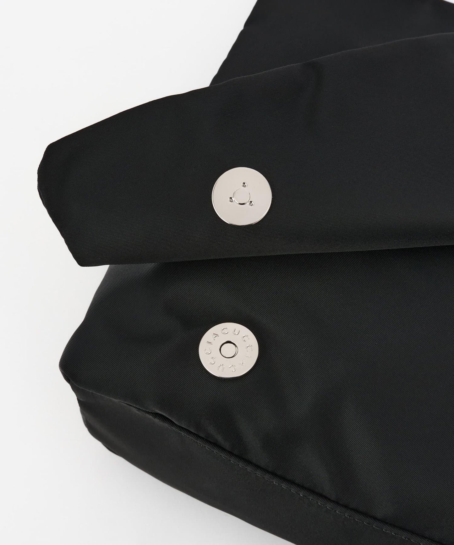 【即將上市】阿爾戈 中號尼龍/鹿皮肩揹包