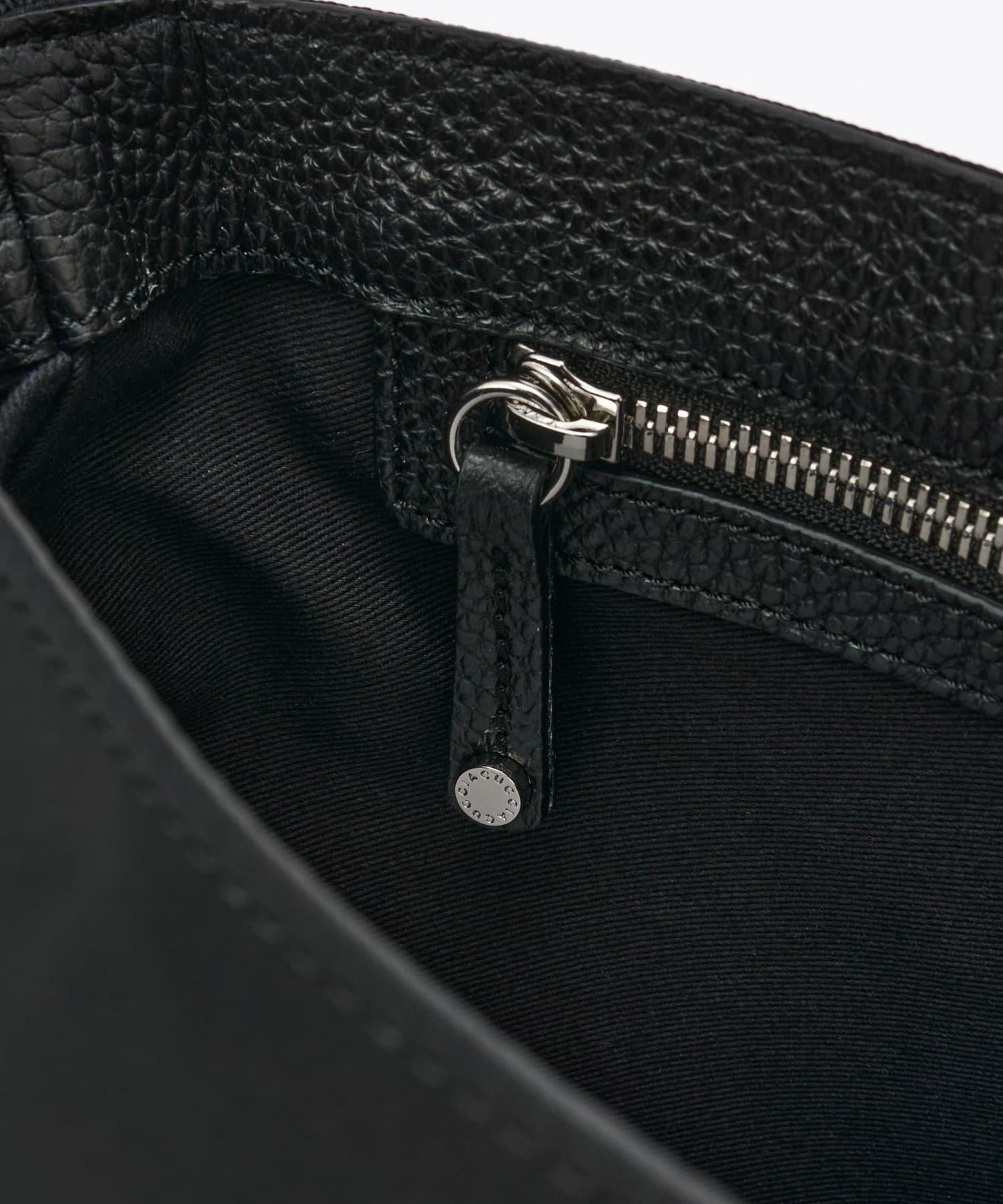 【即將上市】阿爾戈 中號尼龍/鹿皮肩揹包