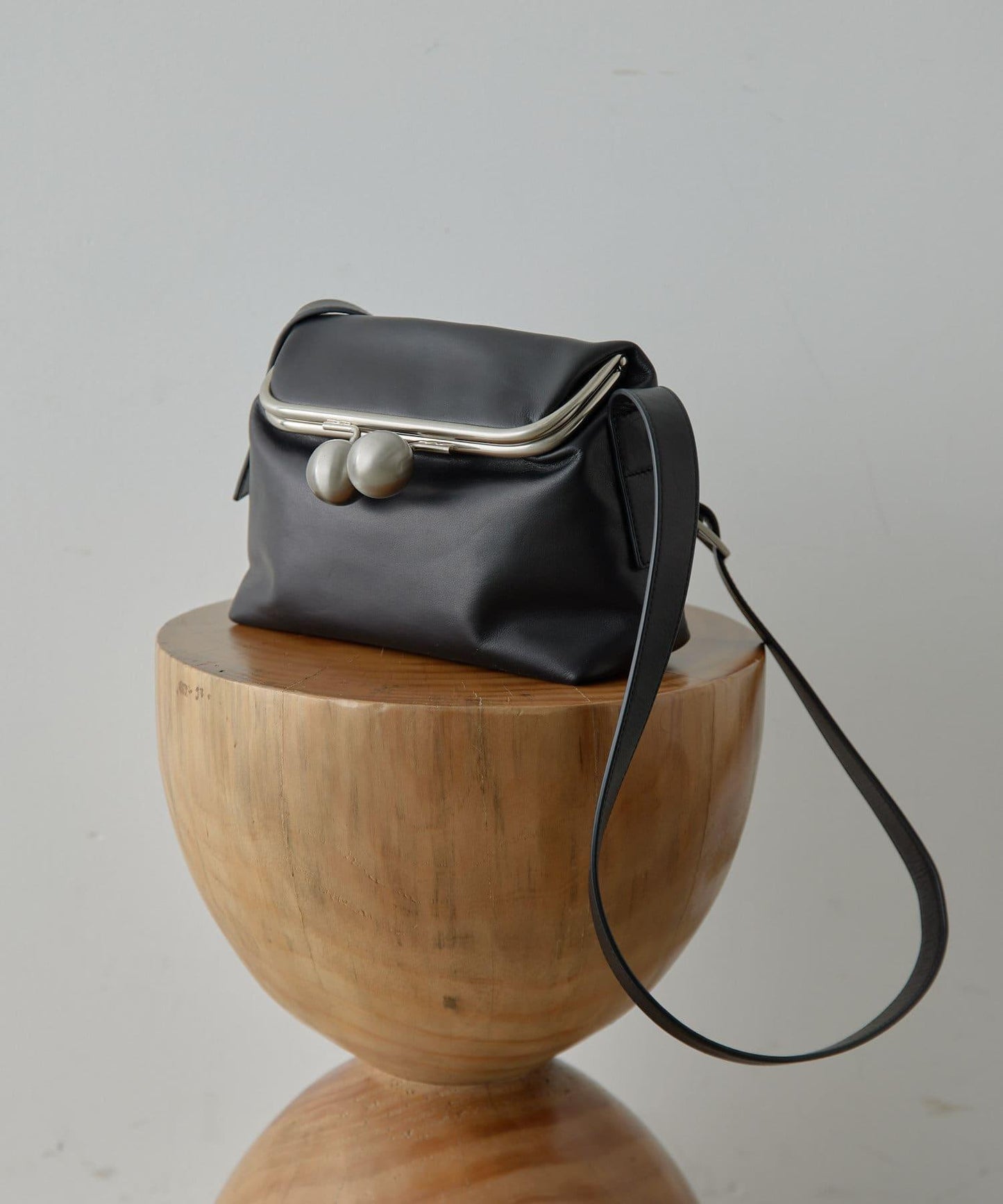 【kawa-kawa(卡哇卡哇)】NO1508口袋包/肩揹包