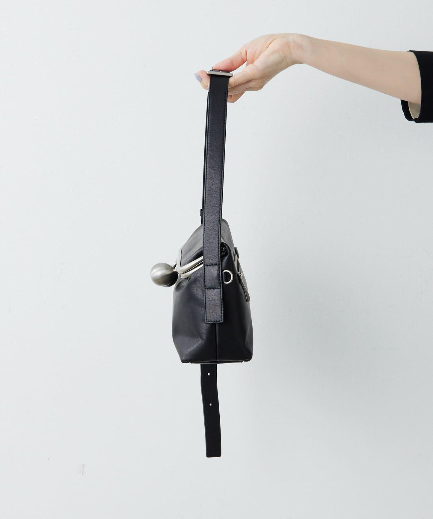 【kawa-kawa(卡哇卡哇)】NO1508口袋包/肩揹包