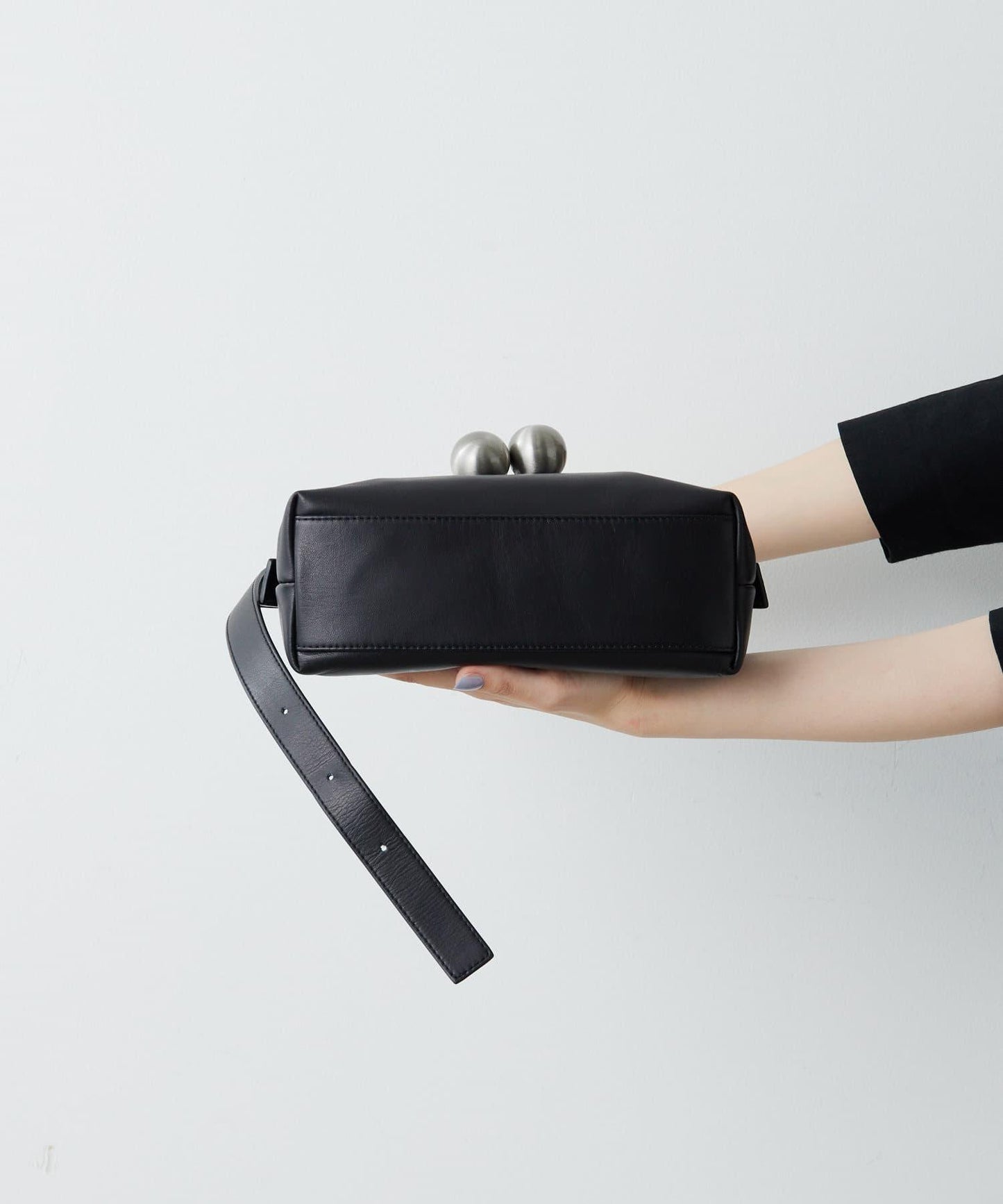 【kawa-kawa(卡哇卡哇)】NO1508口袋包/肩揹包