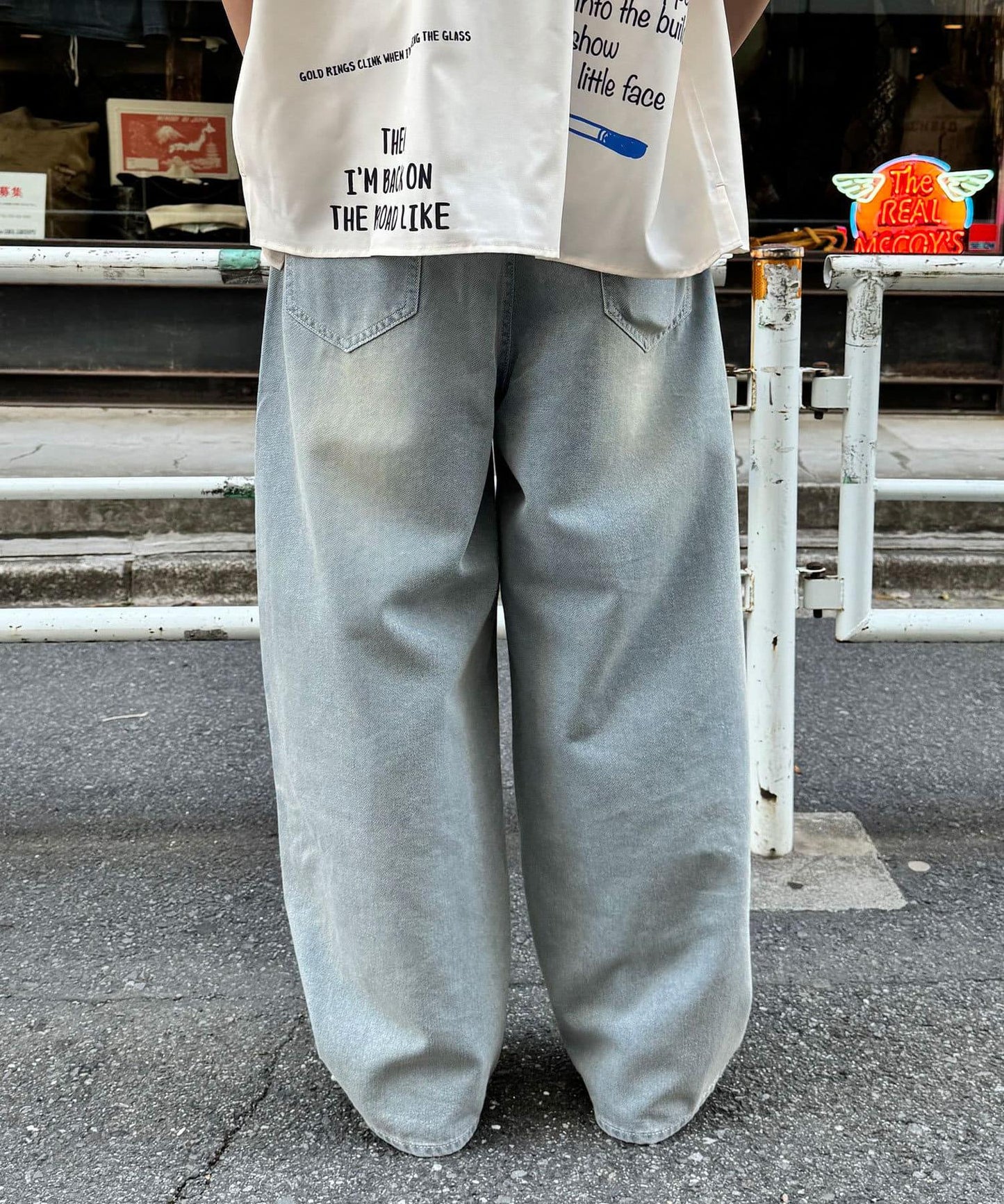 超大鬆緊牛仔褲