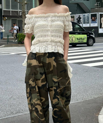 側邊荷葉邊露肩T恤