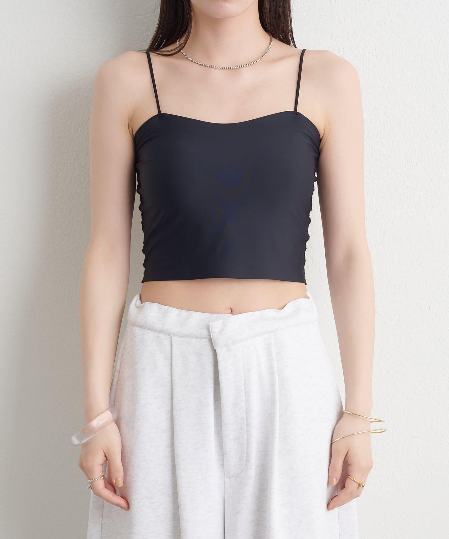 【SNS熱門！】無縫背部開口吊帶背心