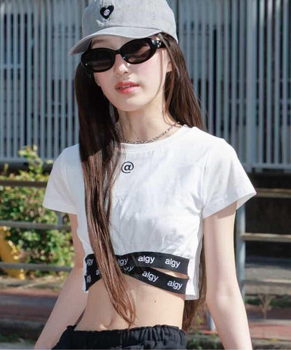 下襬帶交叉杯型設計T恤