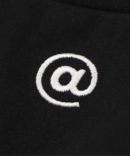 下襬帶交叉杯型設計T恤