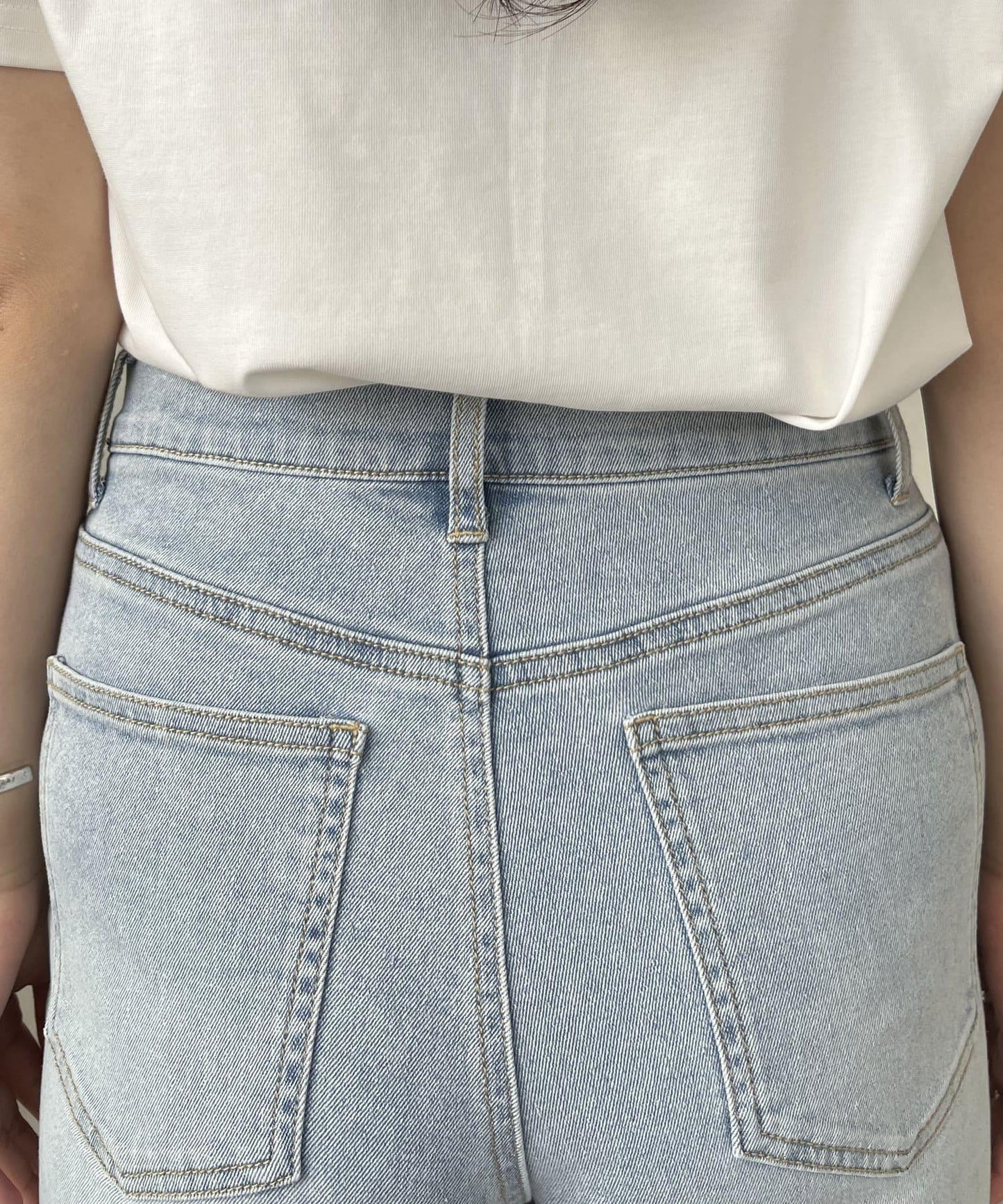 中高腰開叉彈力喇叭牛仔褲