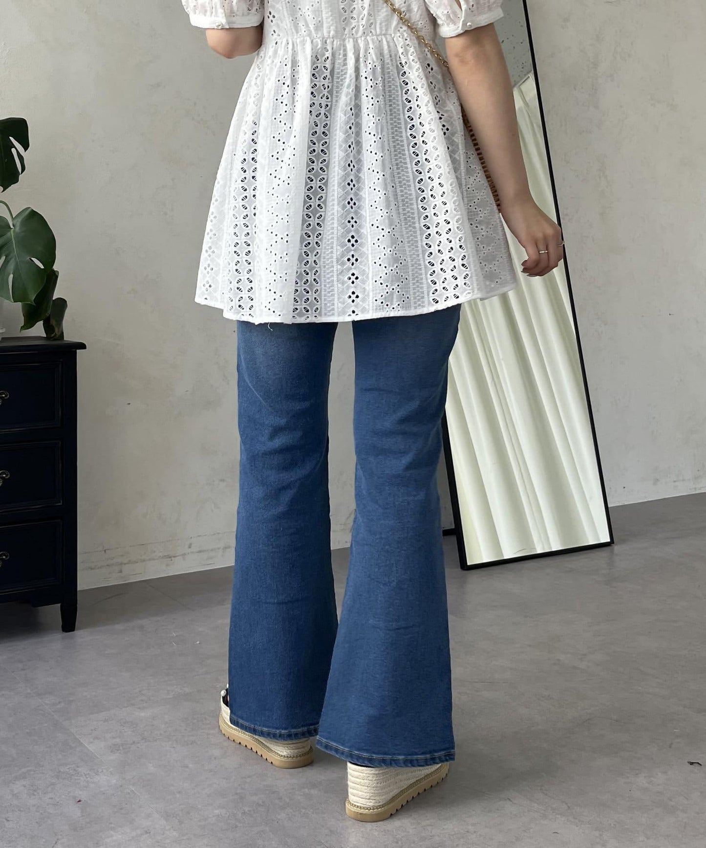 中高腰開叉彈力喇叭牛仔褲