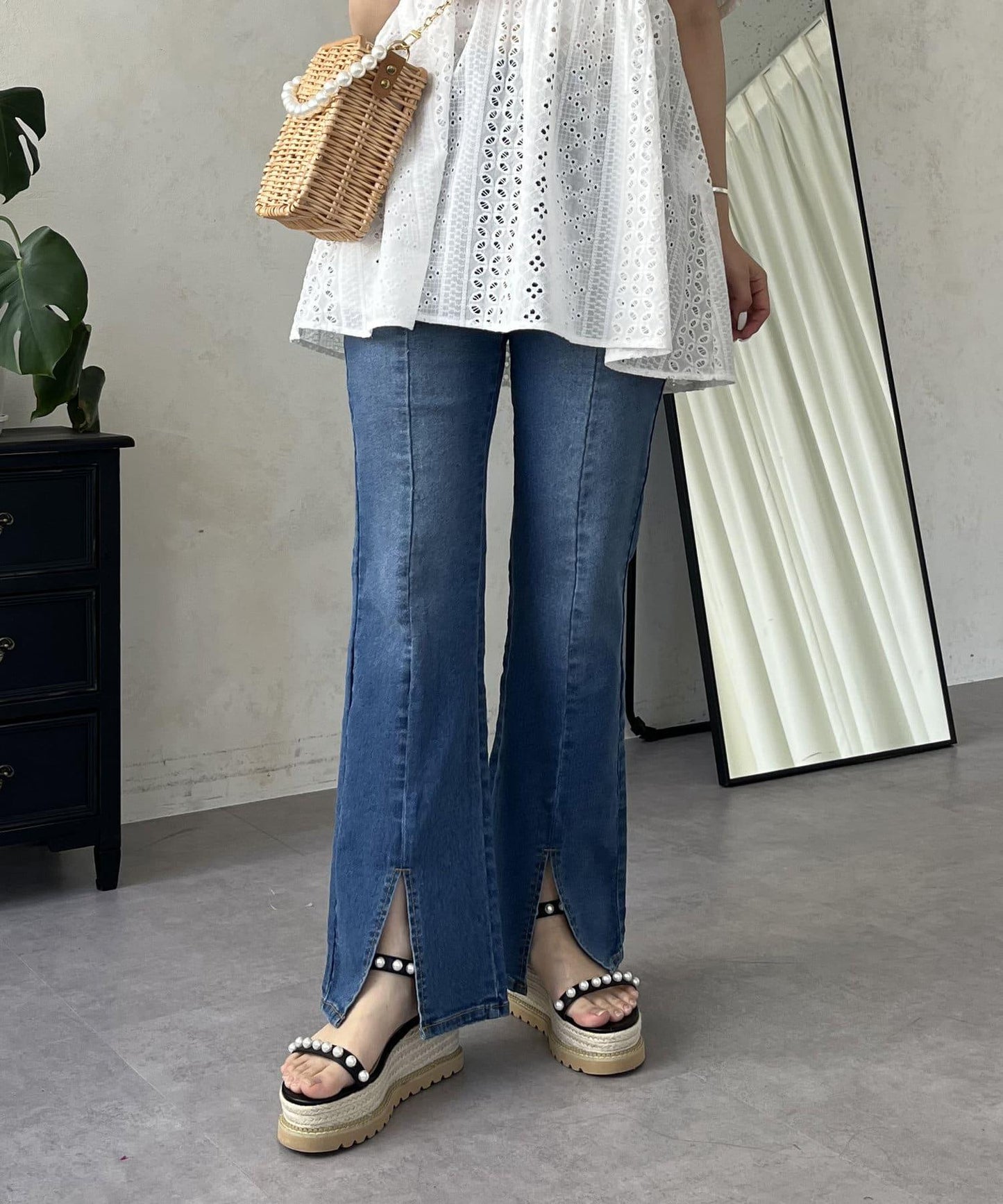 中高腰開叉彈力喇叭牛仔褲