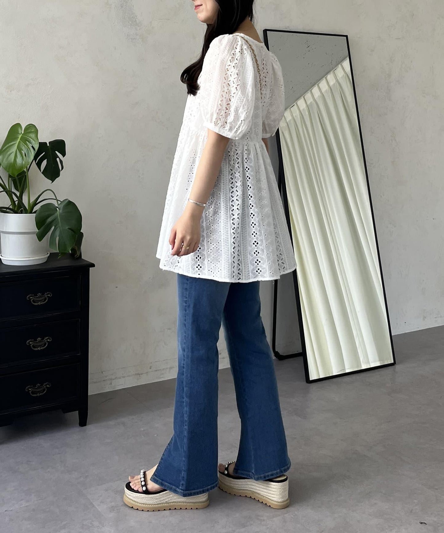 中高腰開叉彈力喇叭牛仔褲