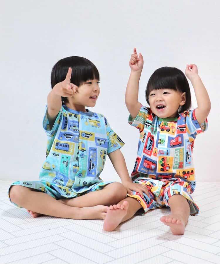 動感車輛圖案開衩睡衣