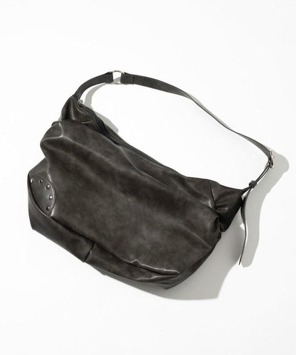 皮質圓形鉚釘肩揹包