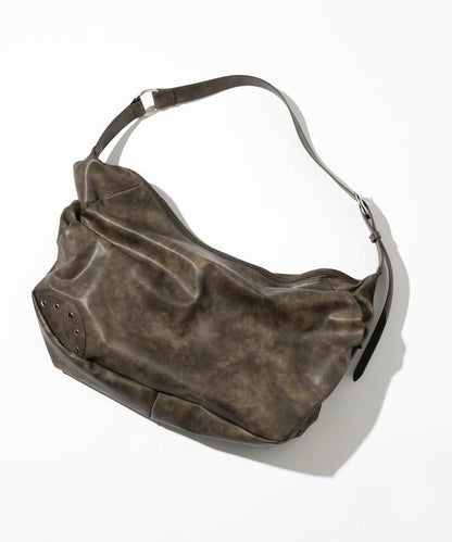 皮質圓形鉚釘肩揹包