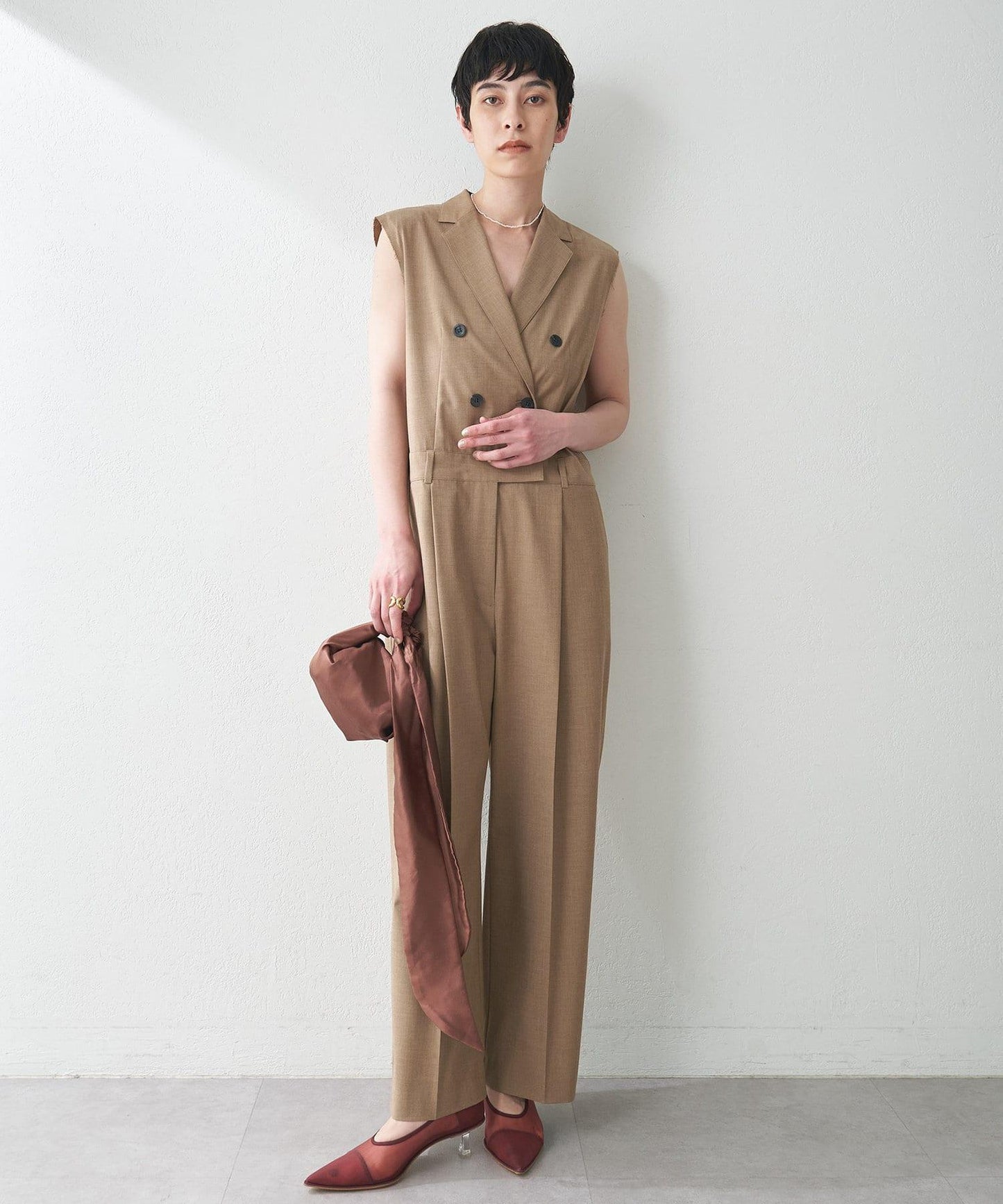 ＜網紅合作＞【THE PAUSE】領無袖連體褲服