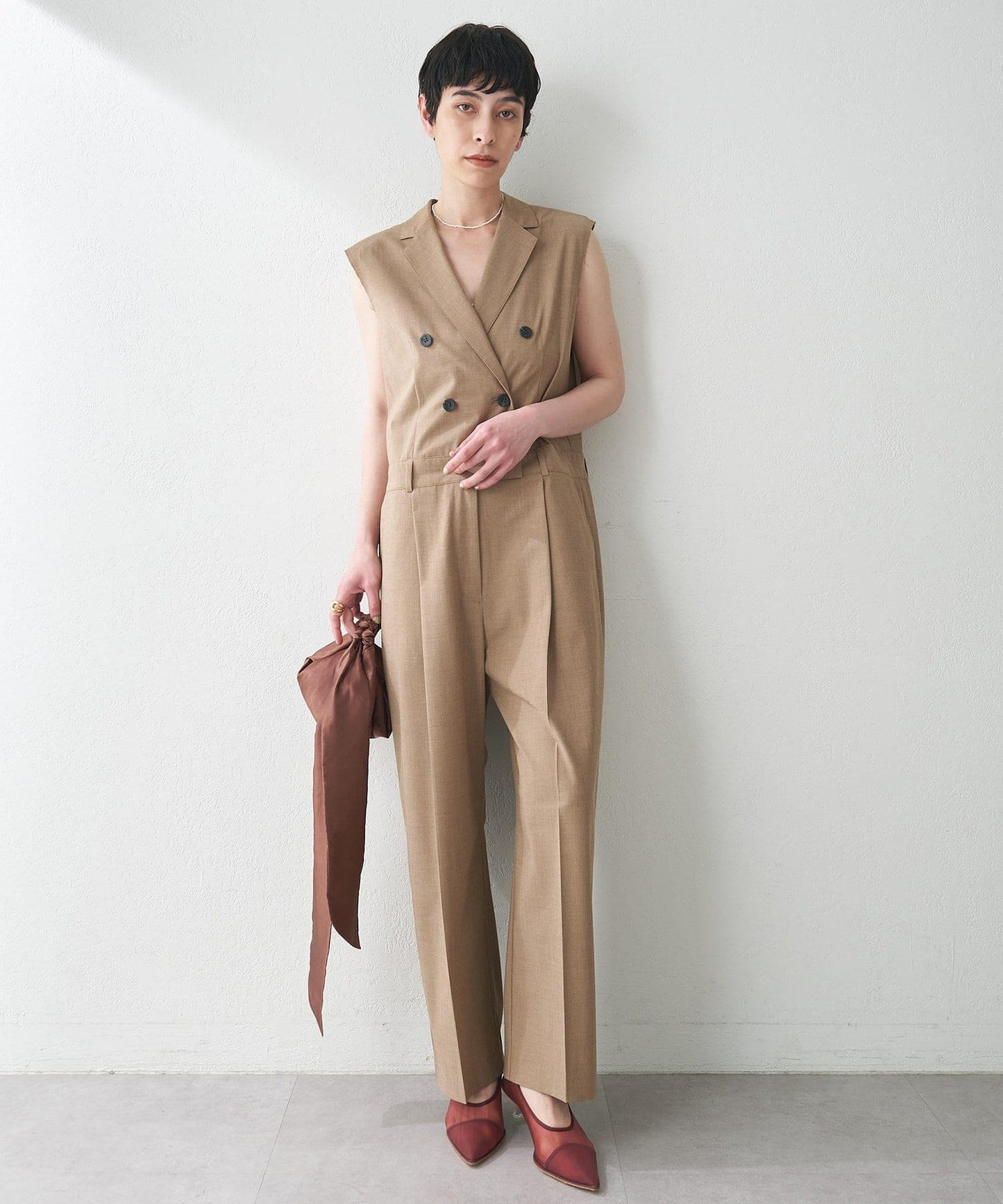 ＜網紅合作＞【THE PAUSE】領無袖連體褲服