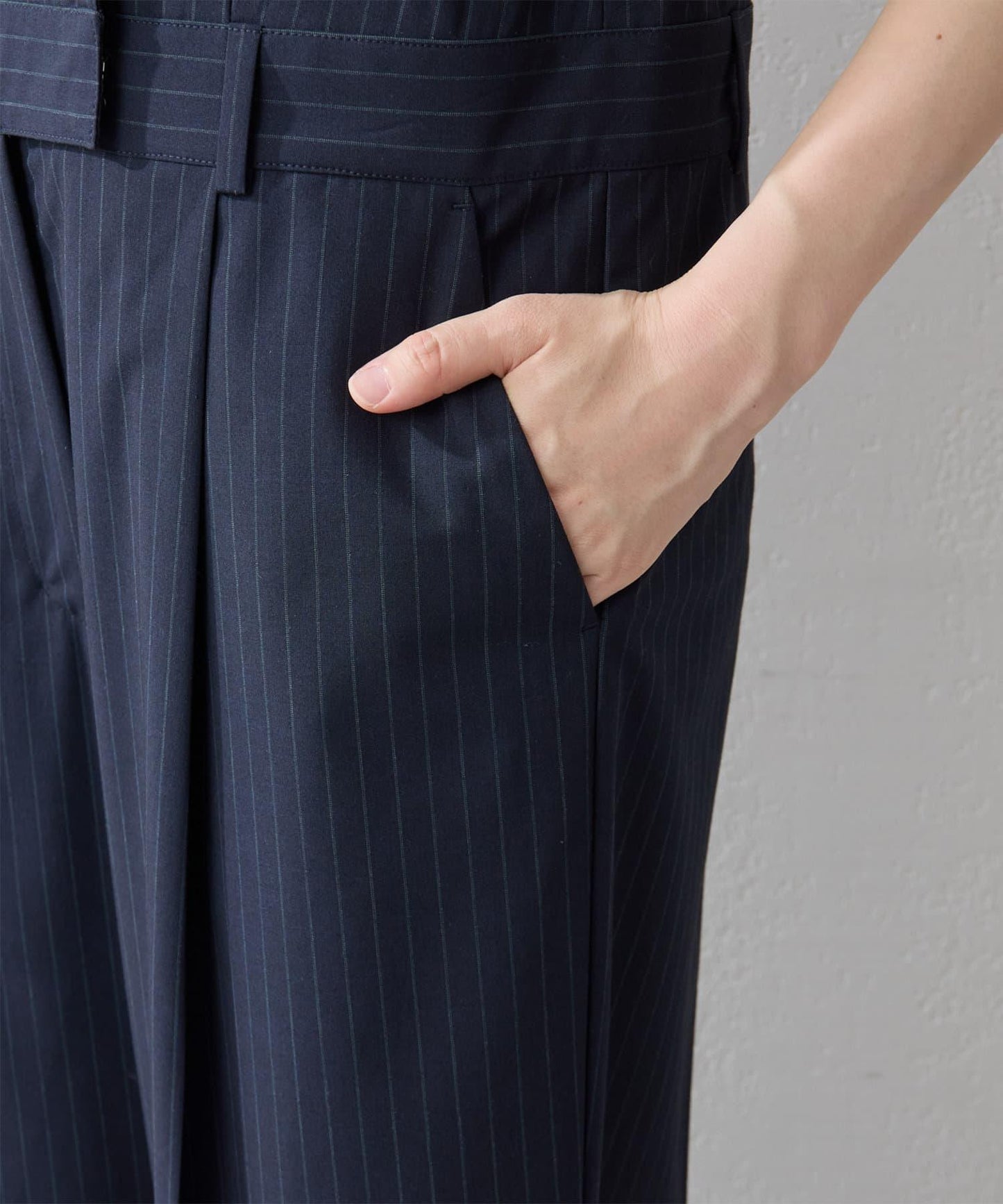 ＜網紅合作＞【THE PAUSE】領無袖連體褲服